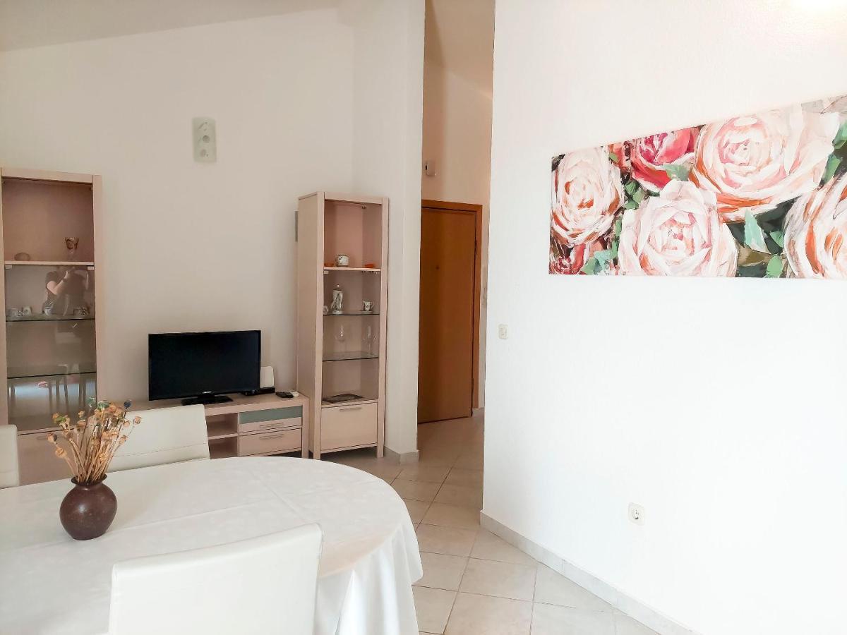Apartment Zdravka Primosten Bagian luar foto