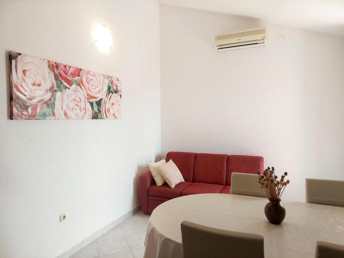 Apartment Zdravka Primosten Bagian luar foto