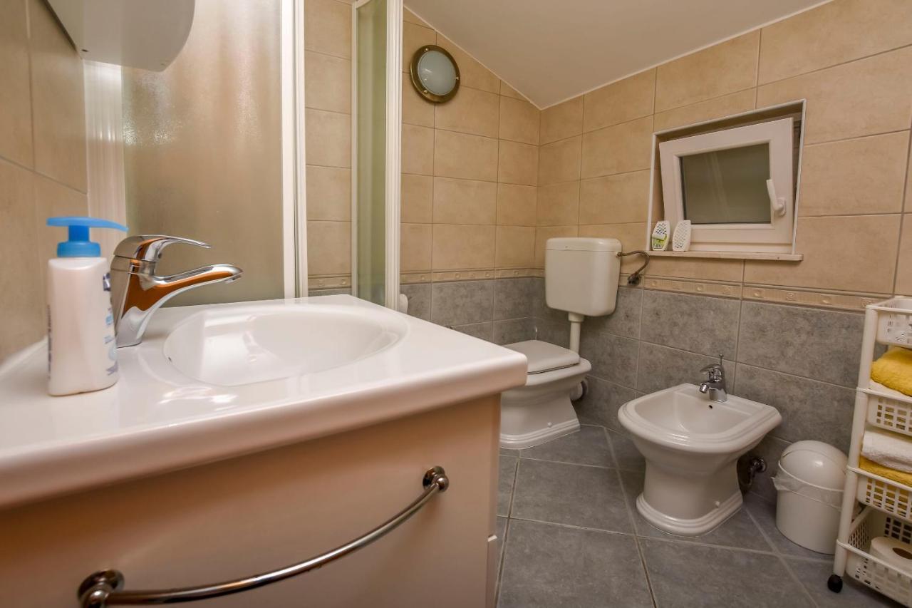 Apartment Zdravka Primosten Bagian luar foto